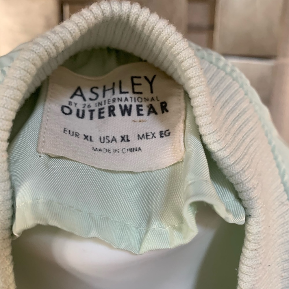 Jacket - Picture 3 of 5